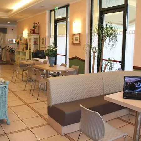 Hotel Mondial 