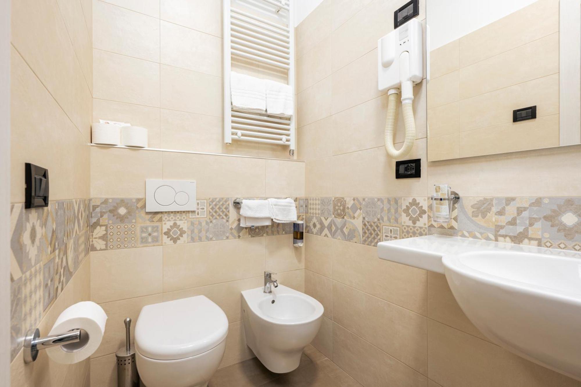 Mondial Hotel