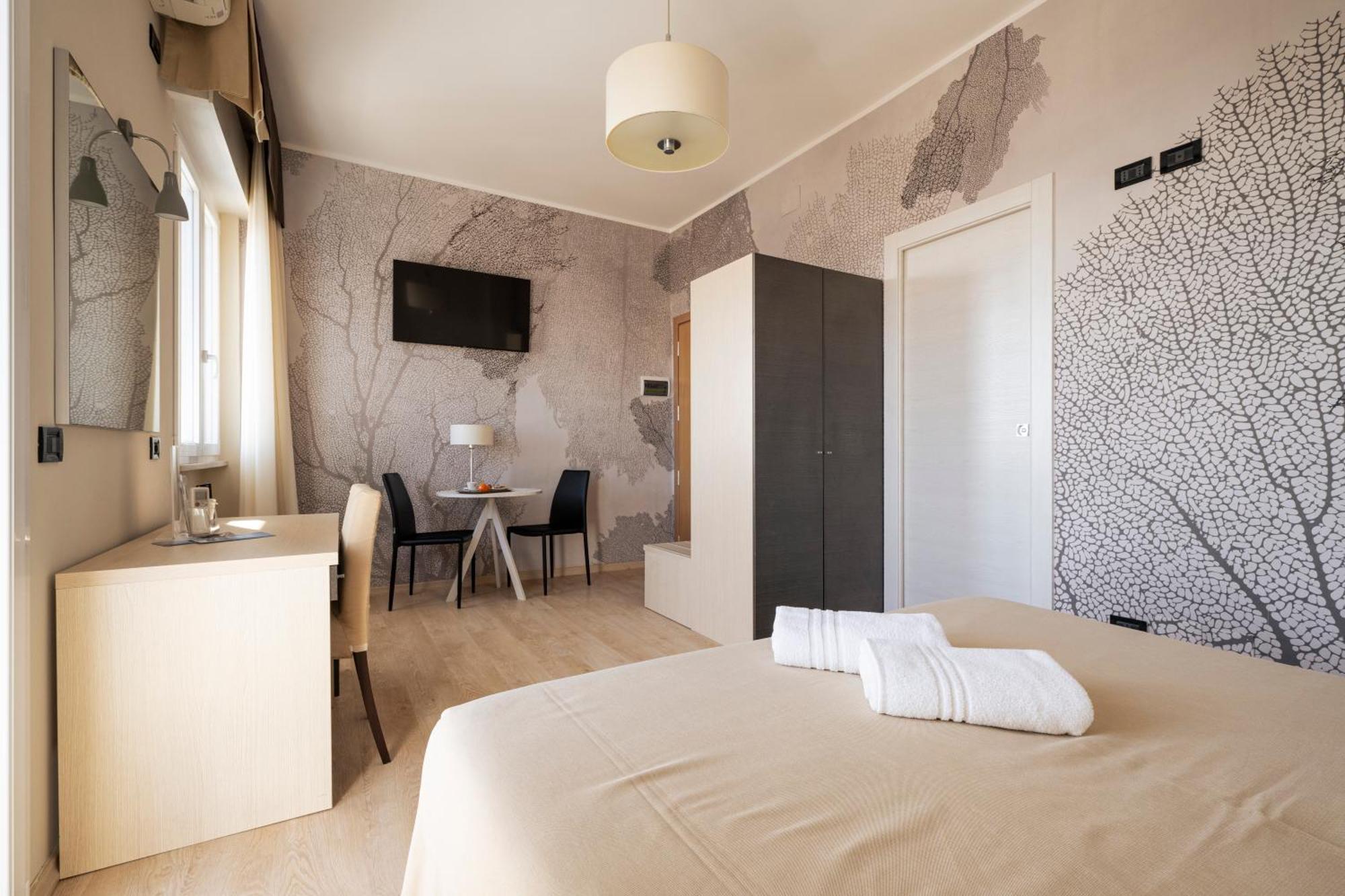 Mondial Hotel 3*