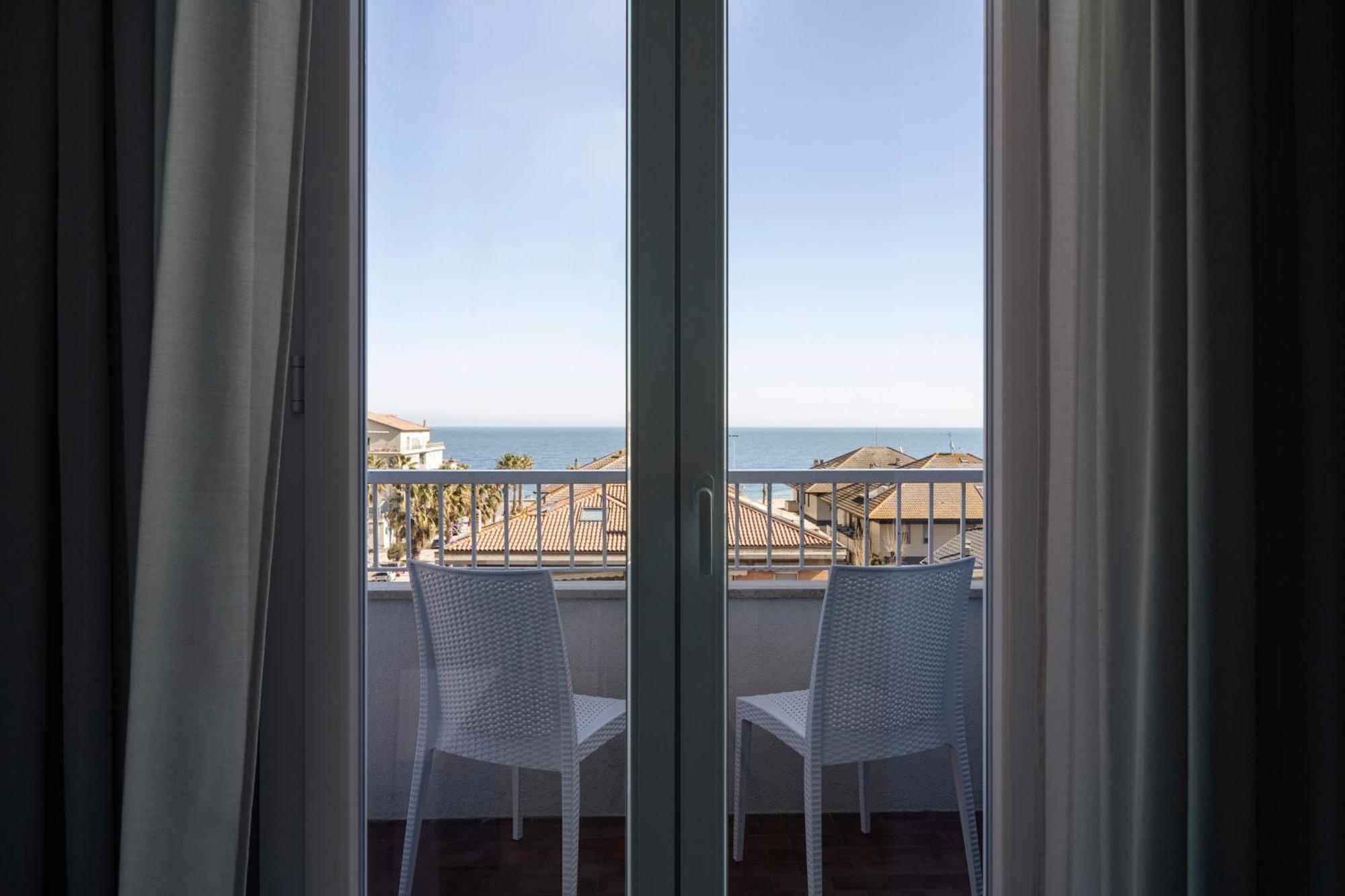 Mondial Hotel 3*
