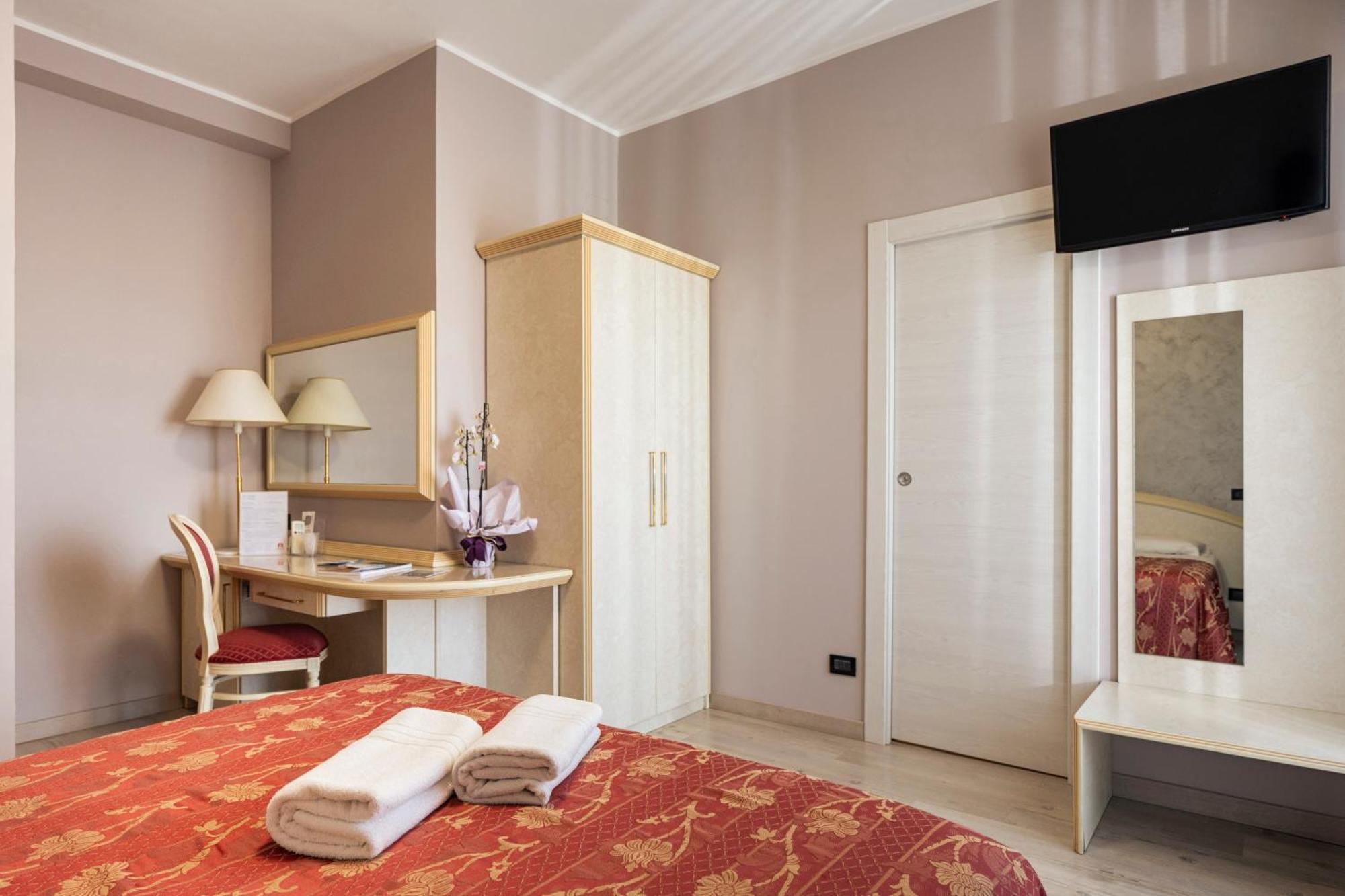 Hotel Mondial Porto Recanati